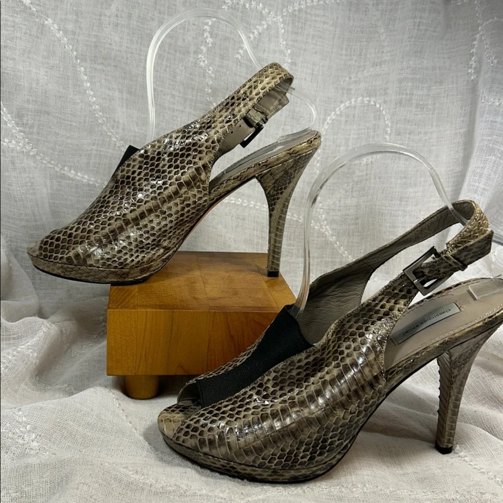 NWOT Classiques Entier python snake leather heels with hidden platform